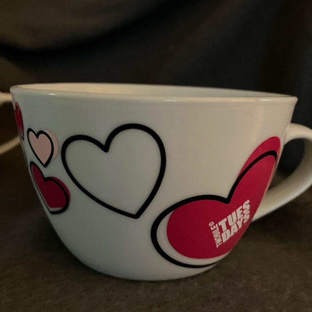 Coffee cups with hearts on them! Would make a great gift on Valentines Day!